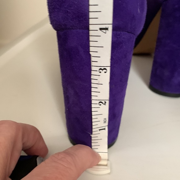 Vince Camuto purple suede chunky pumps tell the world you mean business! 🔥🔥🔥 - Picture 5 of 5